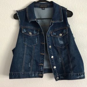 Distressed Denim Vest ♥️